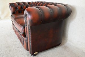 Ontdek de klassieke gebruikte Chesterfield 2-zits bank Hampshire in light rust. Uitstekend zitcomfort, luxe uitstraling en garantie.#245106