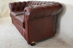 2+1+1 Chesterfield Burnley Set is een stijlvolle en compacte keuze,. Elegantie in een iets kleiner formaat.#245157-245158-245159