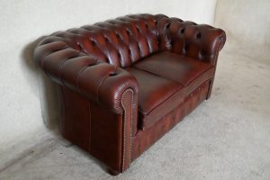 2+1+1 Chesterfield Burnley Set is een stijlvolle en compacte keuze,. Elegantie in een iets kleiner formaat.#245157-245158-245159