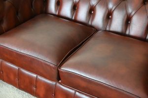 2+1+1 Chesterfield Burnley Set is een stijlvolle en compacte keuze,. Elegantie in een iets kleiner formaat.#245157-245158-245159