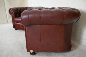 2+1+1 Chesterfield Burnley Set is een stijlvolle en compacte keuze,. Elegantie in een iets kleiner formaat.#245157-245158-245159