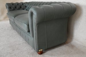 Ontek de prachtige Chesterfield set in Plain Color Forres Green. Verkrijgbaar als complete set of losse items. Hoogwaardige kwaliteit, elegant design.