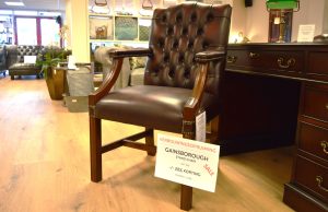 Verbouwingsopruiming showroom Eindhoven. Vandaar deze Gainsborough chesterfield bureaustoel in de aanbieding met 20% korting. Direct mee te nemen.