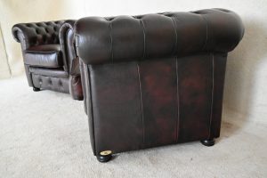 Ervaar comfort en stijl met deze Chesterfield 3+1+1-set. Medium rug ondersteuning, zachte zitkussens en vernieuwde top en interieurs