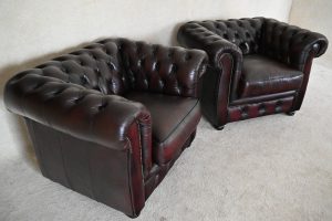 Ervaar comfort en stijl met deze Chesterfield 3+1+1-set. Medium rug ondersteuning, zachte zitkussens en vernieuwde top en interieurs