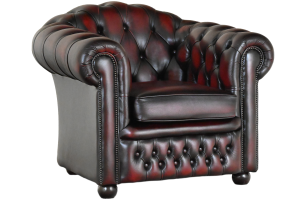 Een Highlander Chesterfield fauteuil occasion: robuust design, hoge rugleuning voor extra steun en zacht zitcomfort.#234701