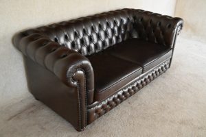 2 identieke Chesterfields 185 cm in antique brown