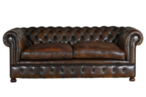 Ontdek deze prachtige geleefde Chesterfield 3-zitsbank met karakter en medium zitcomfort. Zitkussens zijn bijgevuld. In uitstekende staat.#245190